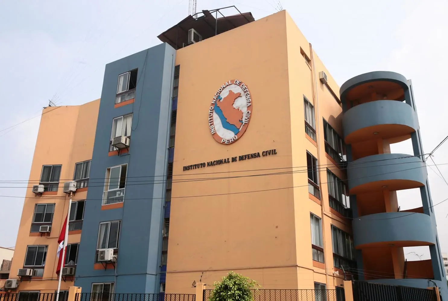 Instalaciones Educativas y de Salud